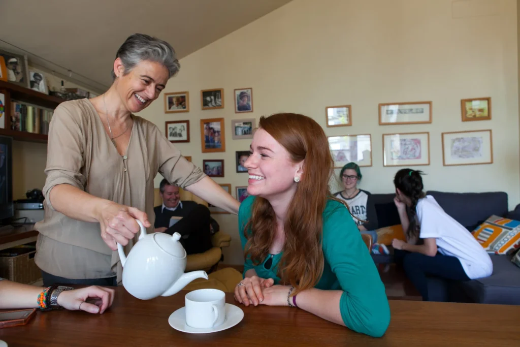 CLICSevilla-_Host-family-scaled